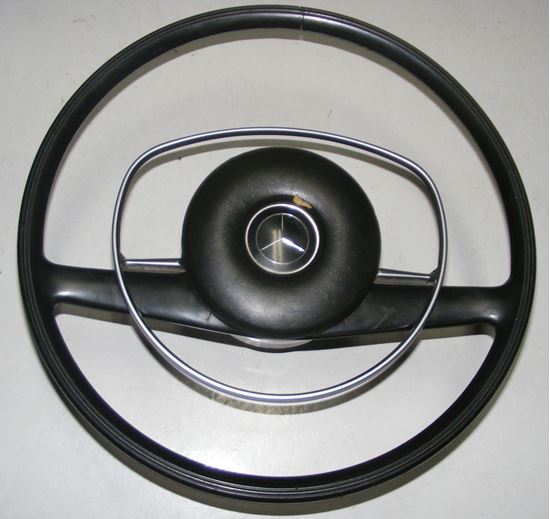 Picture of steering wheel, old cars 68-73 1154640201